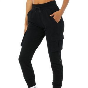 AloYoga unwind cargo pant, NWT size Small
